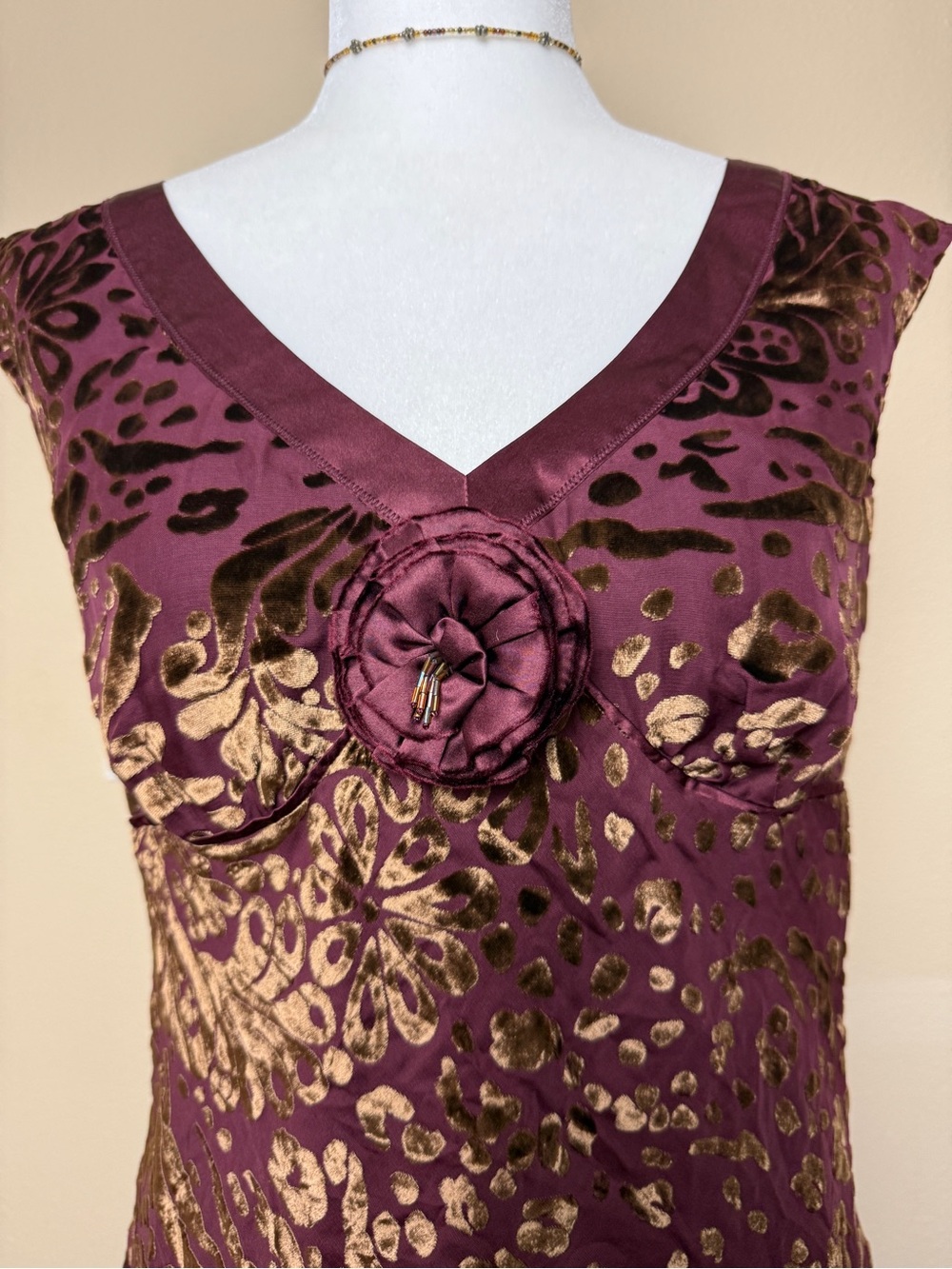 Reba Vintage Burgundy and Gold Velvet-Print V-Neck Silk Camisole Size 8 - Picture 4 of 9